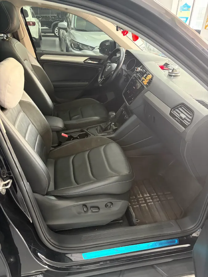 2019 Volkswagen CC 2.0T 186HP L4 7DCT,autocango,china used car exporter,china ev exporter,chinese used car exporter,chinese used ev exporter