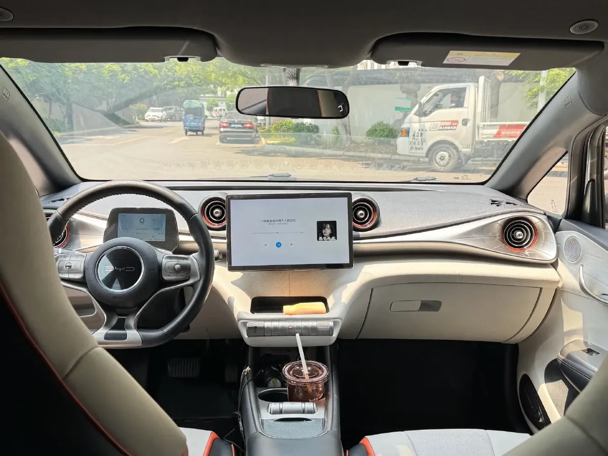 2021 Ford Escort 1.5L 122HP L3 6AT,autocango,china used car exporter,china ev exporter,chinese used car exporter,chinese used ev exporter