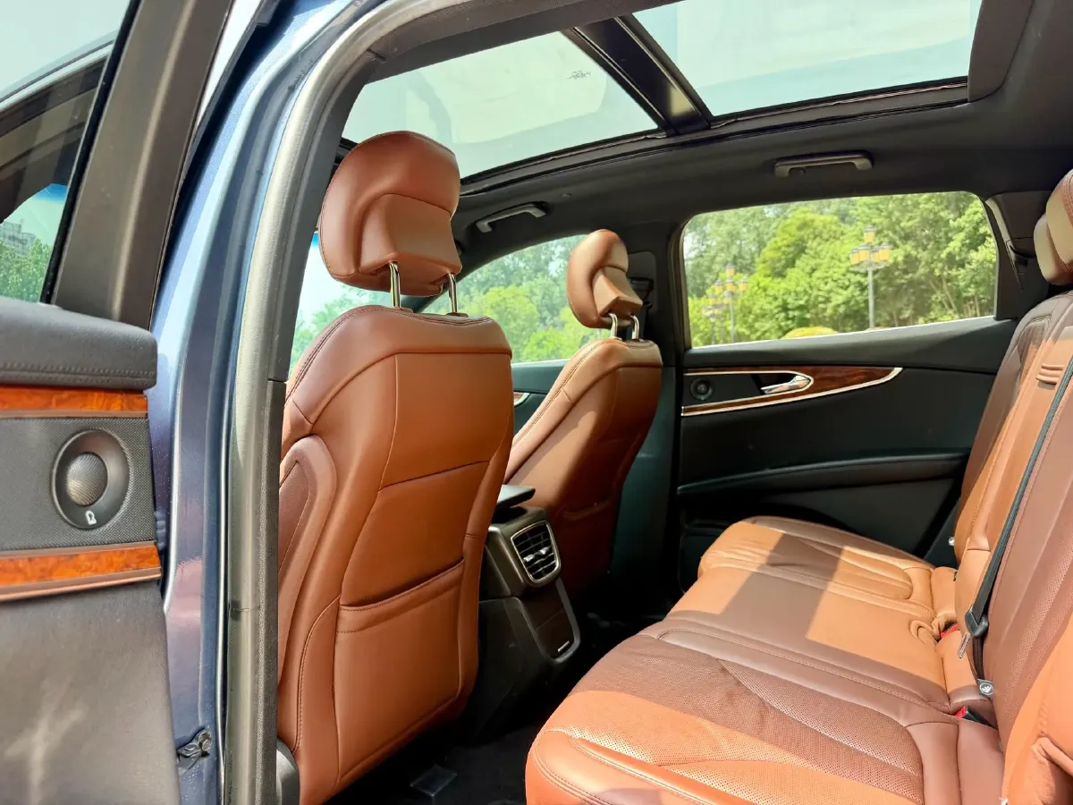 2019 Lincoln Nautilus 2.0T 235HP L4 8AT,autocango,china used car exporter,china ev exporter,chinese used car exporter,chinese used ev exporter