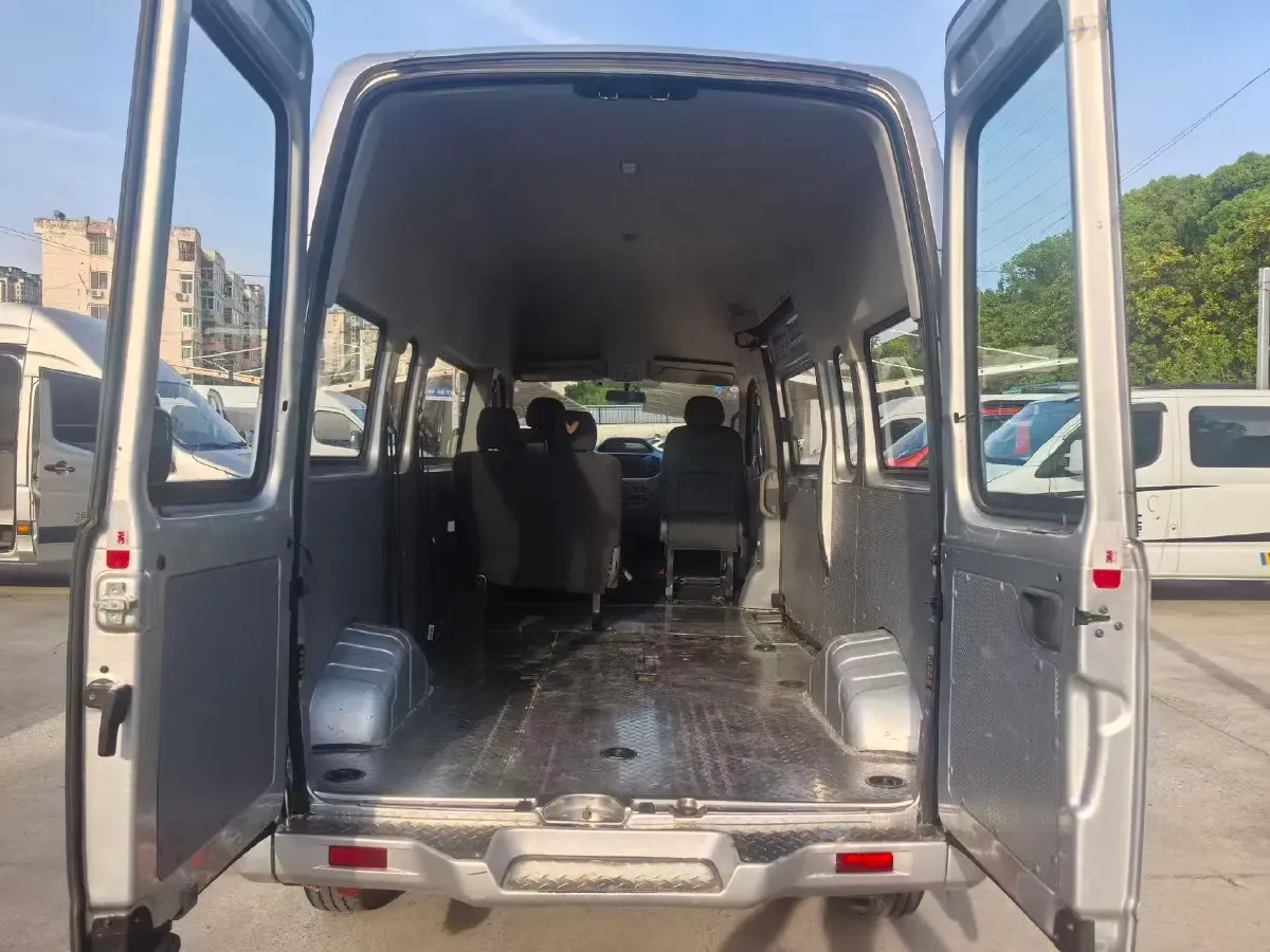 2019 MAXUS XinTu V80 2.5T 136HP L4 6MT,autocango,china used car exporter,china ev exporter,chinese used car exporter,chinese used ev exporter