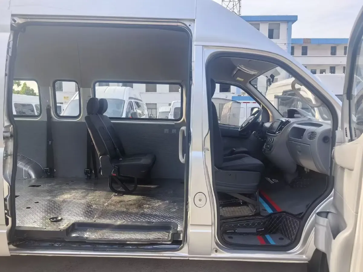 2019 MAXUS XinTu V80 2.5T 136HP L4 6MT,autocango,china used car exporter,china ev exporter,chinese used car exporter,chinese used ev exporter