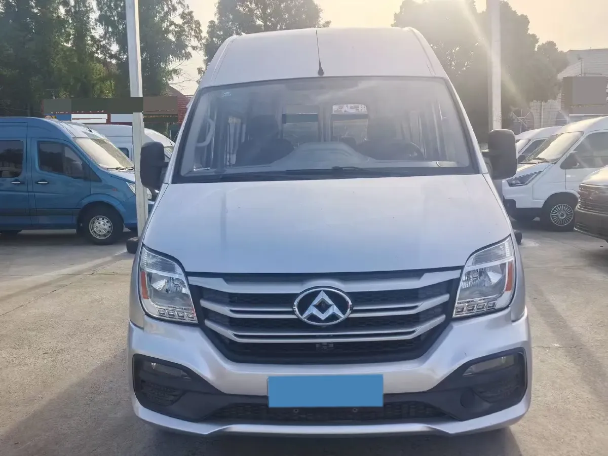 2019 MAXUS XinTu V80 2.5T 136HP L4 6MT,autocango,china used car exporter,china ev exporter,chinese used car exporter,chinese used ev exporter