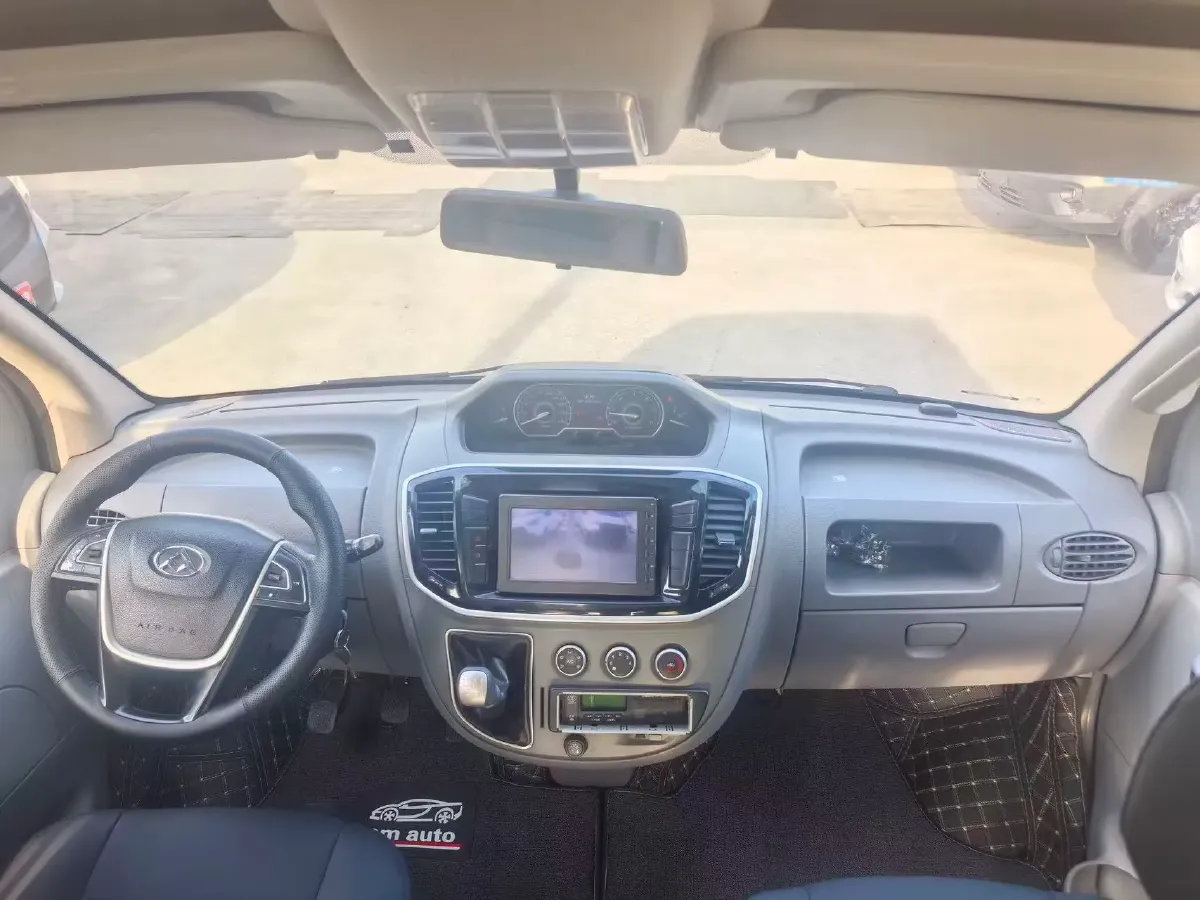 2019 MAXUS XinTu V80 2.5T 136HP L4 6MT,autocango,china used car exporter,china ev exporter,chinese used car exporter,chinese used ev exporter