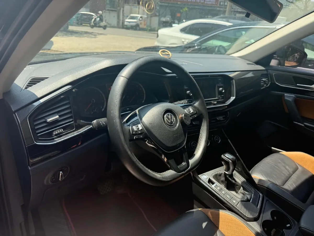 2019 Jeep Cherokee 2.0T 234HP L4 9AT,autocango,china used car exporter,china ev exporter,chinese used car exporter,chinese used ev exporter