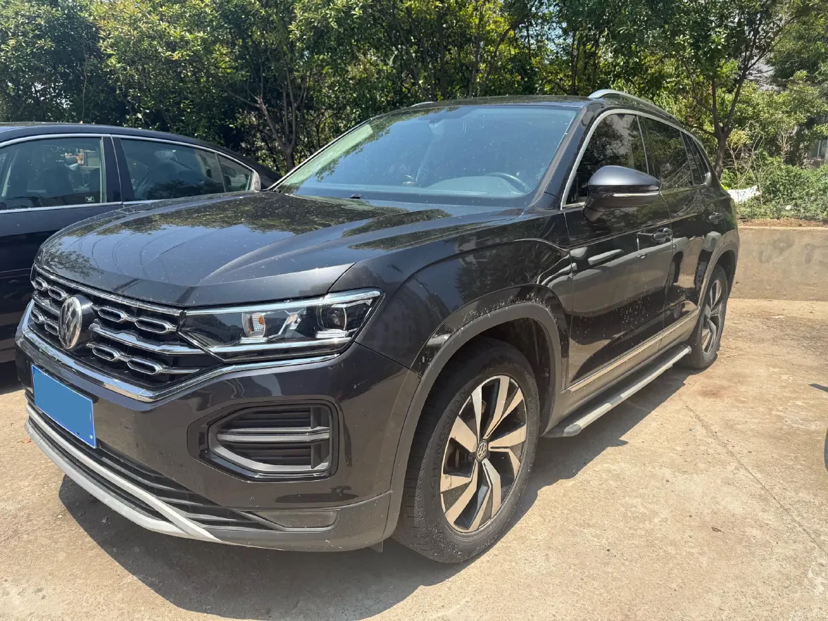 2019 Jeep Cherokee 2.0T 234HP L4 9AT,autocango,china used car exporter,china ev exporter,chinese used car exporter,chinese used ev exporter