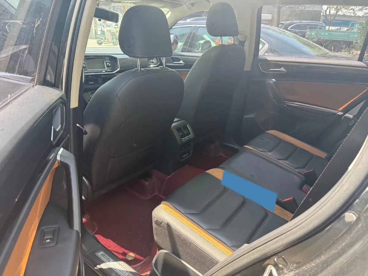 2019 Jeep Cherokee 2.0T 234HP L4 9AT,autocango,china used car exporter,china ev exporter,chinese used car exporter,chinese used ev exporter
