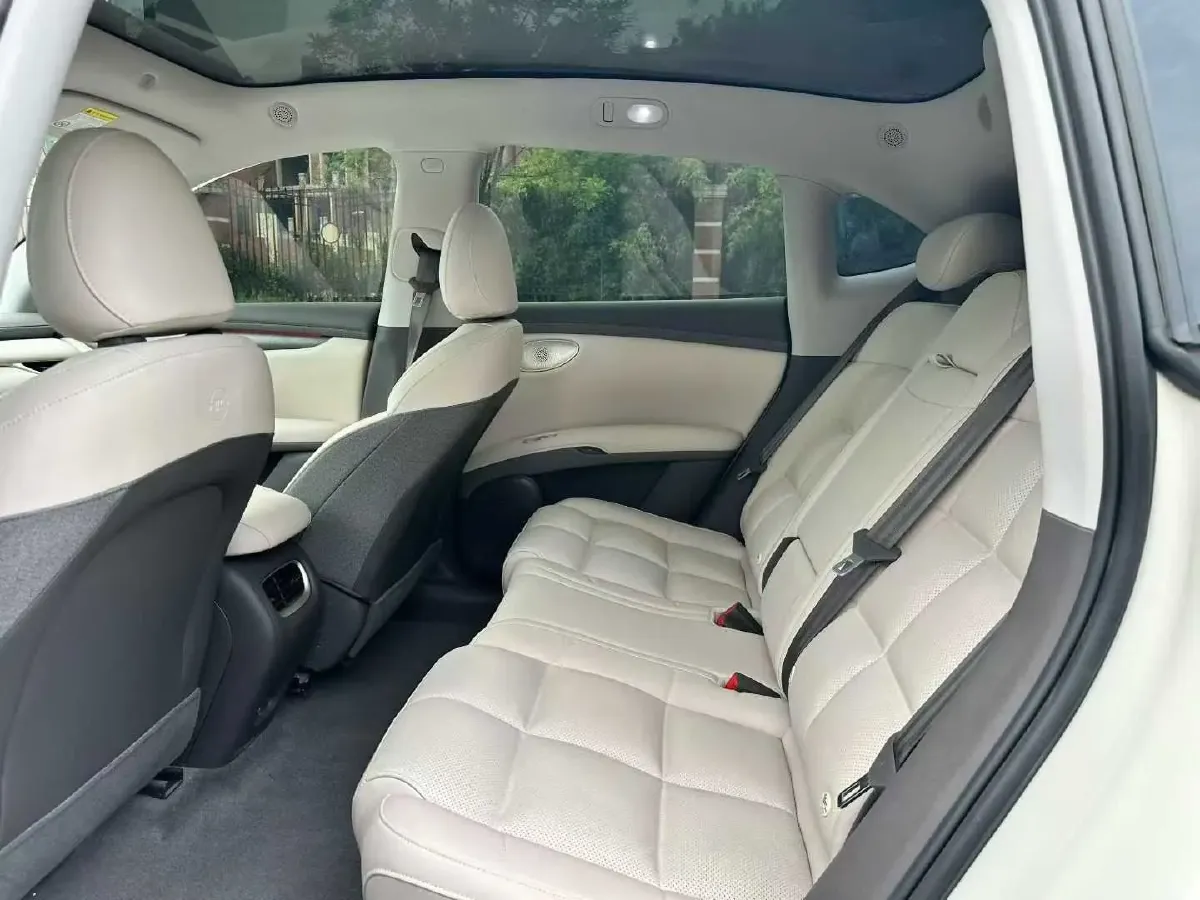 2025 IM LS6 BEV 75KWH,autocango,china used car exporter,china ev exporter,chinese used car exporter,chinese used ev exporter