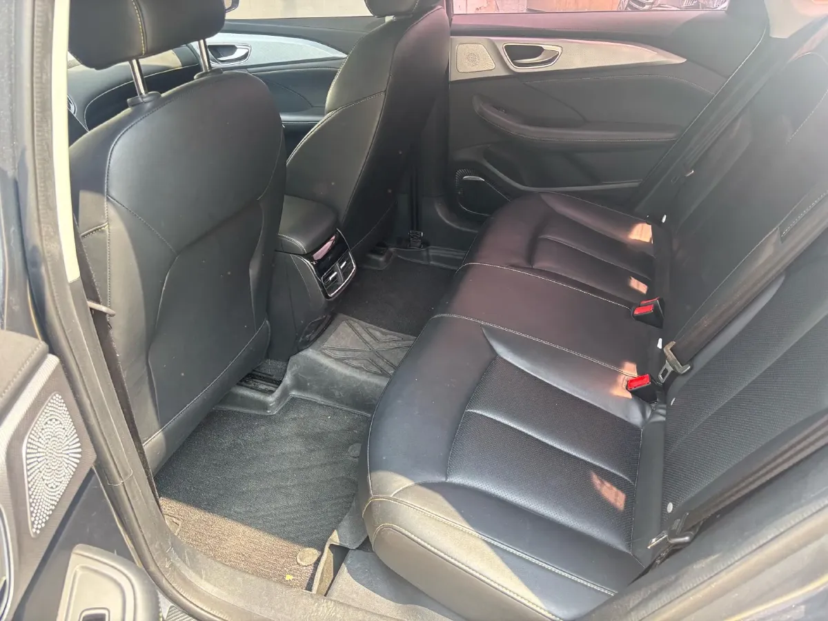 2020 Roewe i6 MAX 1.5T 169HP L4 AMT PHEV,autocango,china used car exporter,china ev exporter,chinese used car exporter,chinese used ev exporter