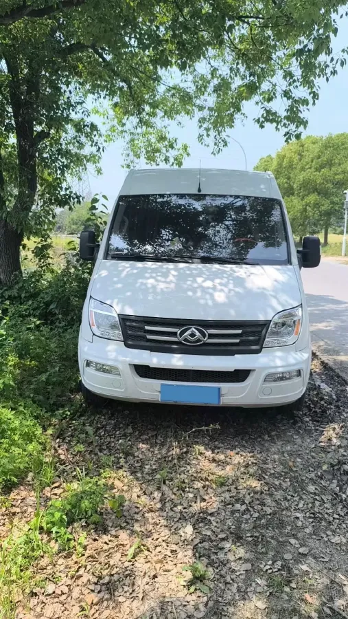 2023 MAXUS XinTu V80 2.0T 127HP L4 6MT,autocango,china used car exporter,china ev exporter,chinese used car exporter,chinese used ev exporter