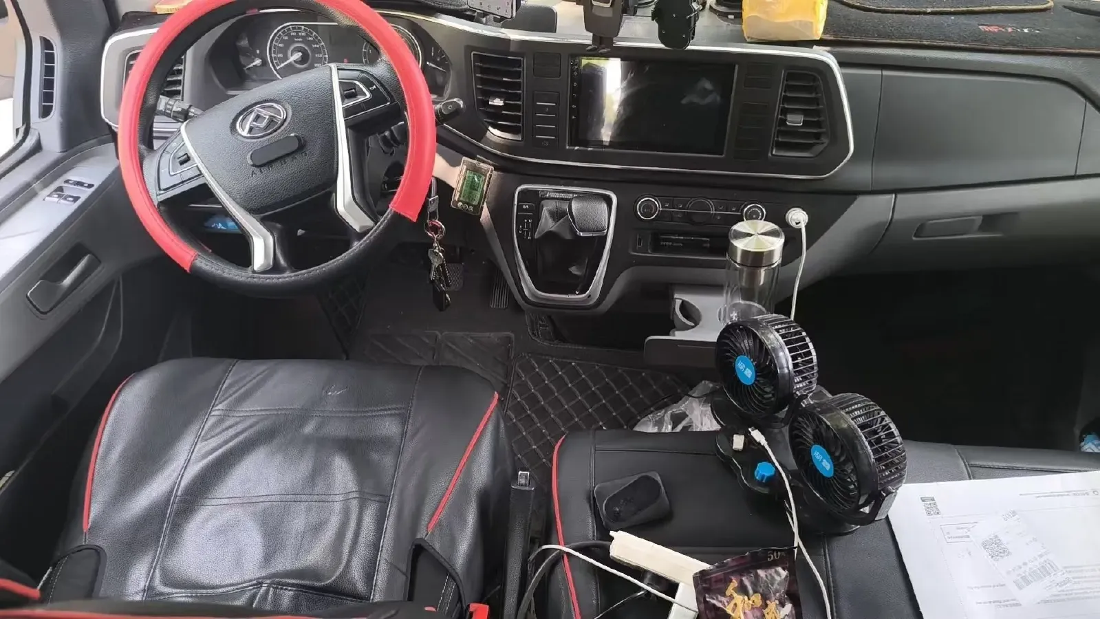 2023 MAXUS XinTu V80 2.0T 127HP L4 6MT,autocango,china used car exporter,china ev exporter,chinese used car exporter,chinese used ev exporter