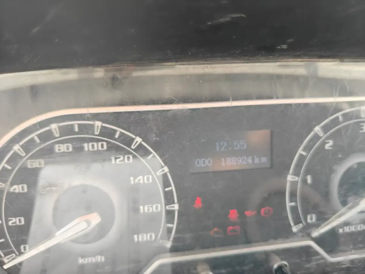 2019 MAXUS XinTu V80 2.5T 136HP L4 6MT,autocango,china used car exporter,china ev exporter,chinese used car exporter,chinese used ev exporter