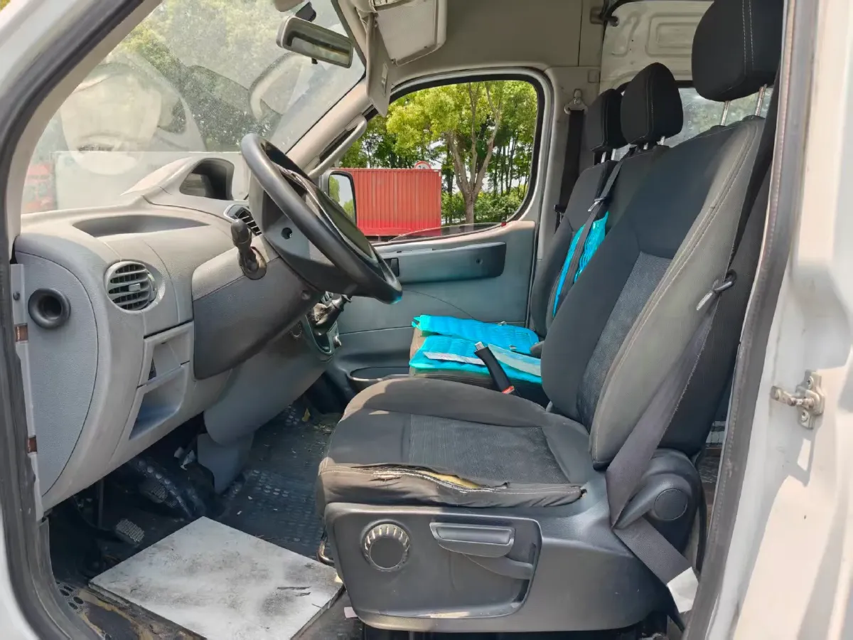 2019 MAXUS XinTu V80 2.5T 136HP L4 6MT,autocango,china used car exporter,china ev exporter,chinese used car exporter,chinese used ev exporter