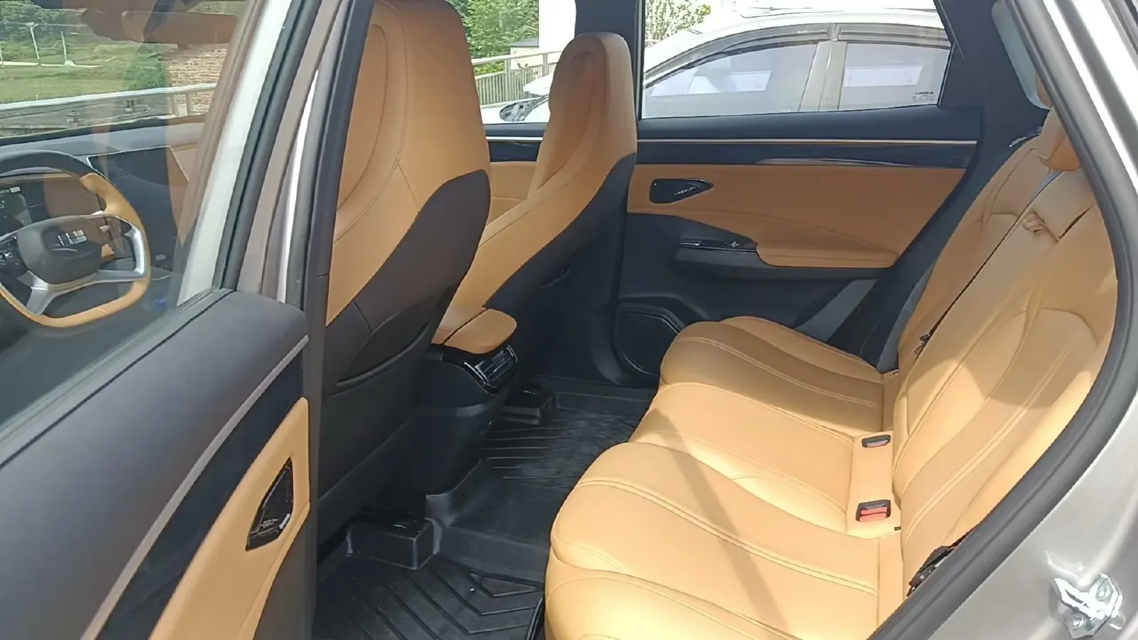 2024 Geely Galaxy L7 1.5T 163HP L4 3DHT PHEV 9.11KWH,autocango,china used car exporter,china ev exporter,chinese used car exporter,chinese used ev exporter