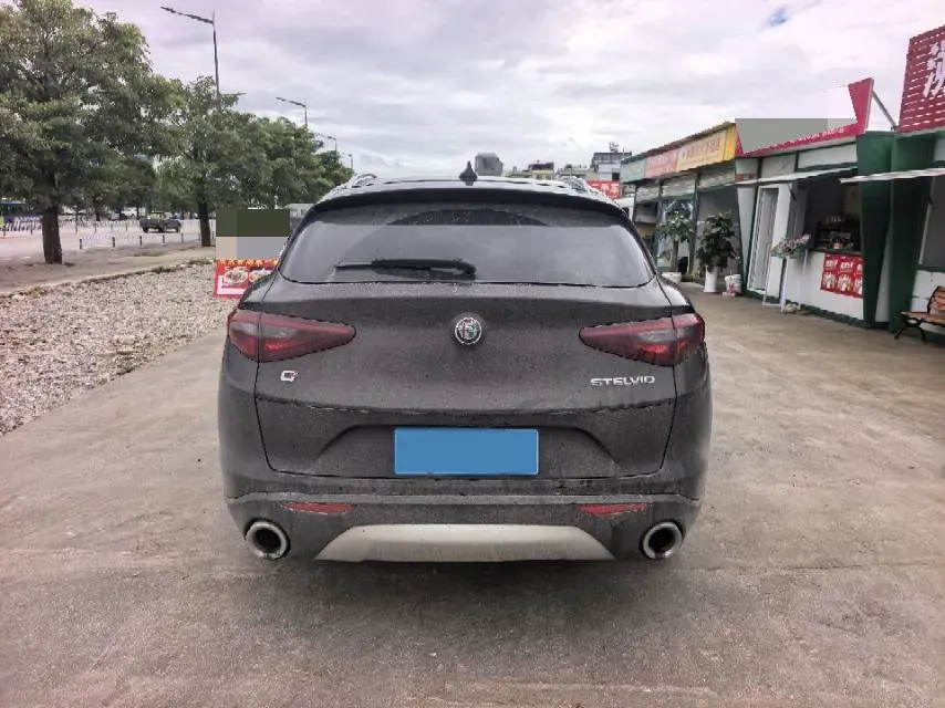 2017 Alfa Romeo Stelvio 2.0T 280HP L4 8AT,autocango,china used car exporter,china ev exporter,chinese used car exporter,chinese used ev exporter