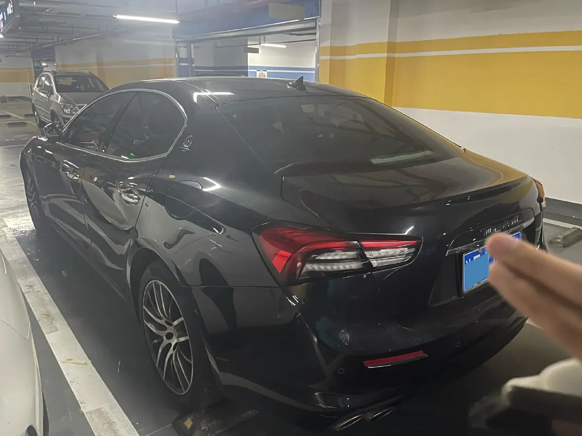 2021 Maserati Ghibli 2.0T 330HP L4 8AT,autocango,china used car exporter,china ev exporter,chinese used car exporter,chinese used ev exporter