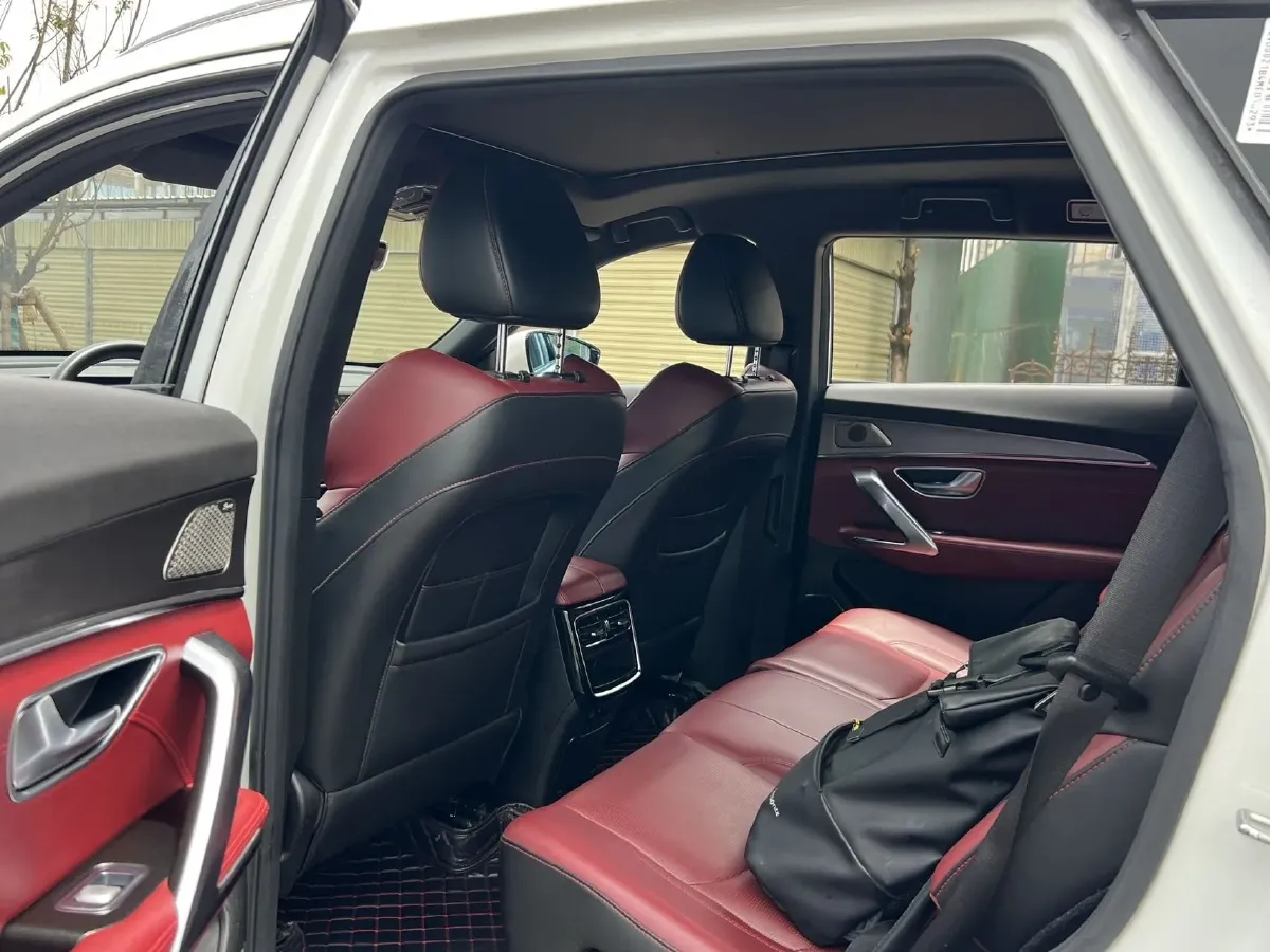 2021 Chery Tiggo 8 Plus 1.6T 197HP L4 7DCT,autocango,china used car exporter,china ev exporter,chinese used car exporter,chinese used ev exporter