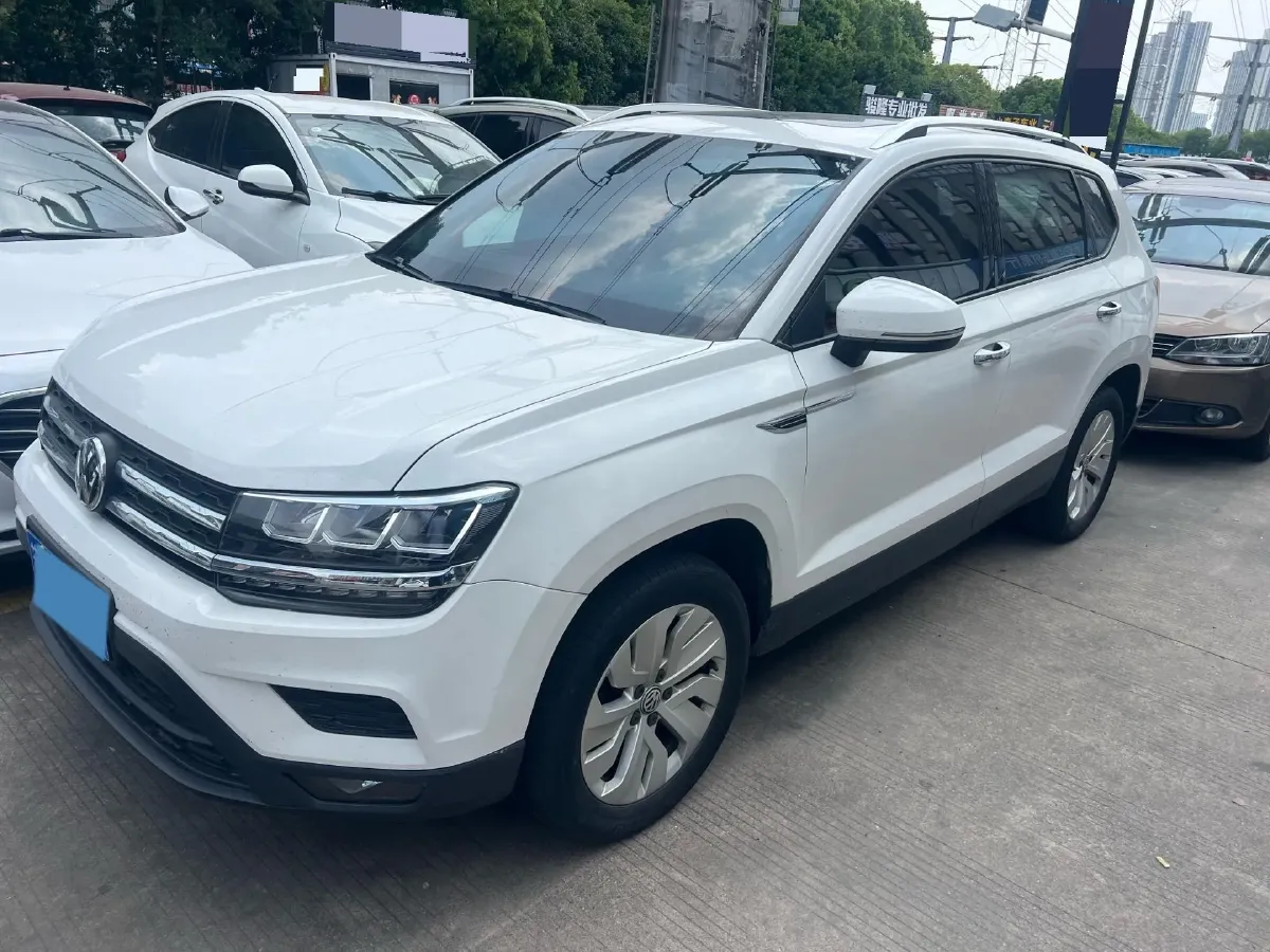 2019 MINI MINI 1.5T 102HP L3 7DCT,autocango,china used car exporter,china ev exporter,chinese used car exporter,chinese used ev exporter