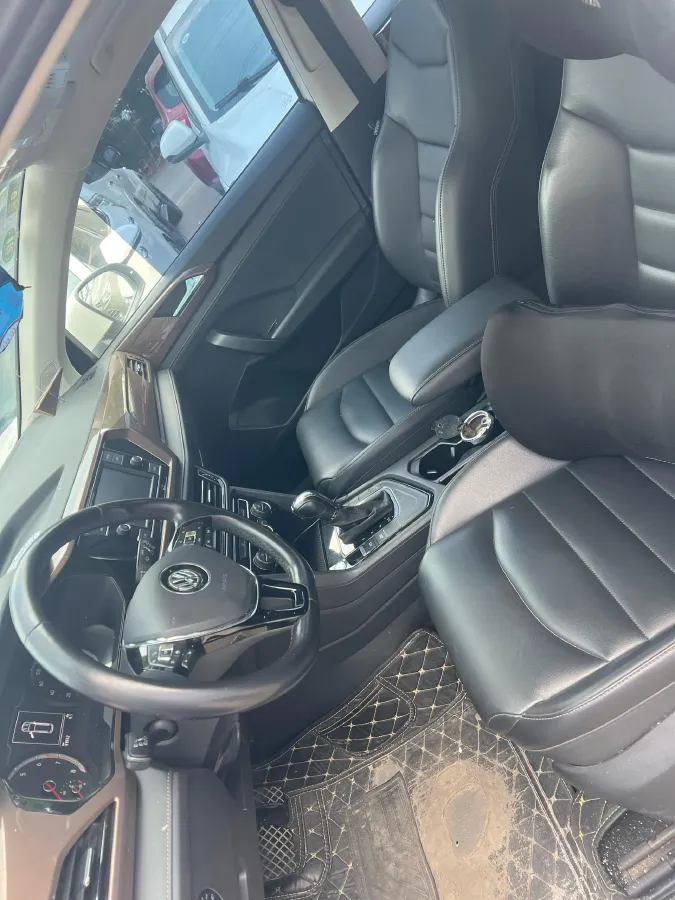 2019 MINI MINI 1.5T 102HP L3 7DCT,autocango,china used car exporter,china ev exporter,chinese used car exporter,chinese used ev exporter