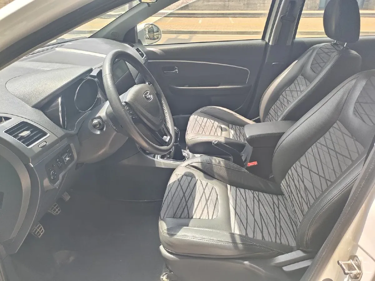2018 KaiYi E3 1.5L 109HP L4 5MT,autocango,china used car exporter,china ev exporter,chinese used car exporter,chinese used ev exporter