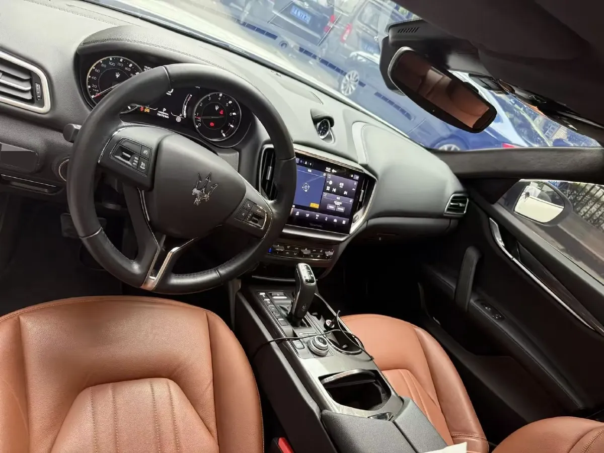 2022 Audi Q7 2.0T 245HP L4 8AT,autocango,china used car exporter,china ev exporter,chinese used car exporter,chinese used ev exporter