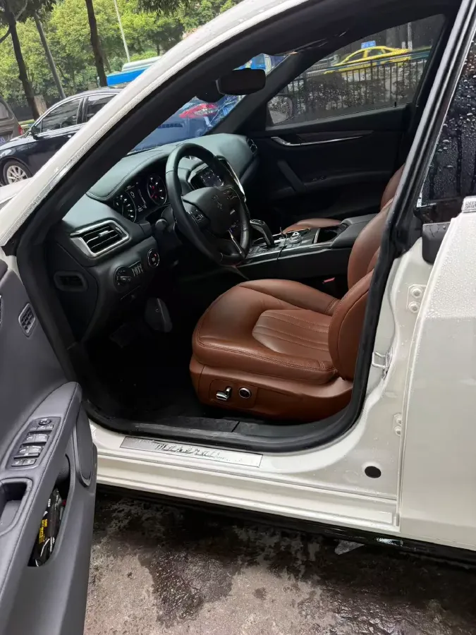 2022 Audi Q7 2.0T 245HP L4 8AT,autocango,china used car exporter,china ev exporter,chinese used car exporter,chinese used ev exporter