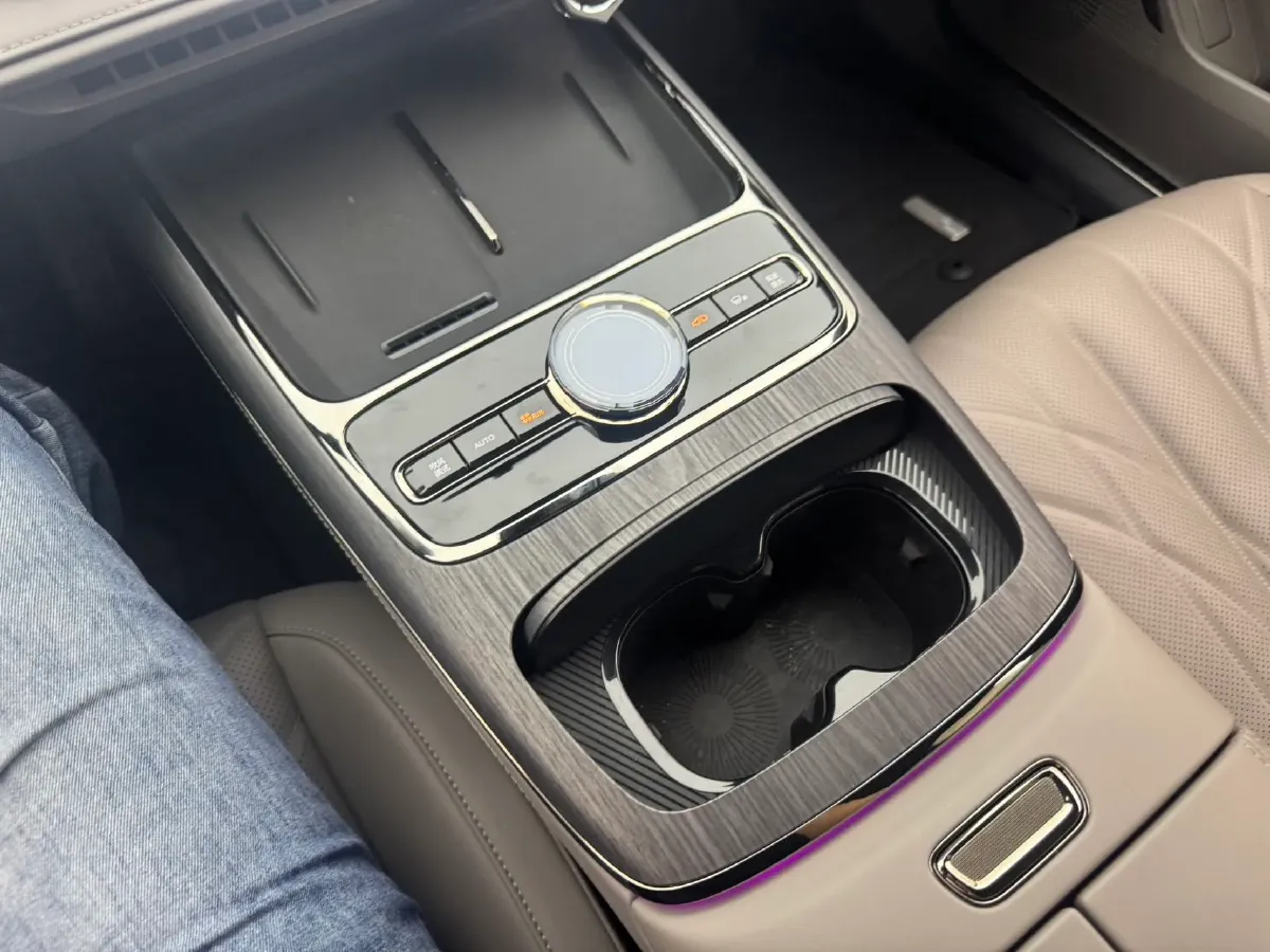 2025 Geely Galaxy Starshine 8 1.5L 112HP L4 1DHT PHEV,autocango,china used car exporter,china ev exporter,chinese used car exporter,chinese used ev exporter