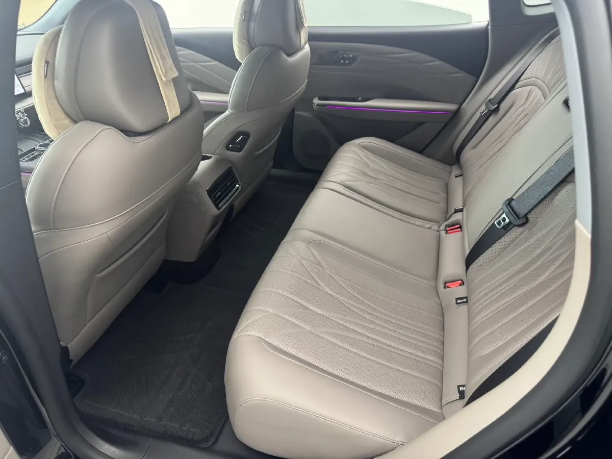 2025 Geely Galaxy Starshine 8 1.5L 112HP L4 1DHT PHEV,autocango,china used car exporter,china ev exporter,chinese used car exporter,chinese used ev exporter