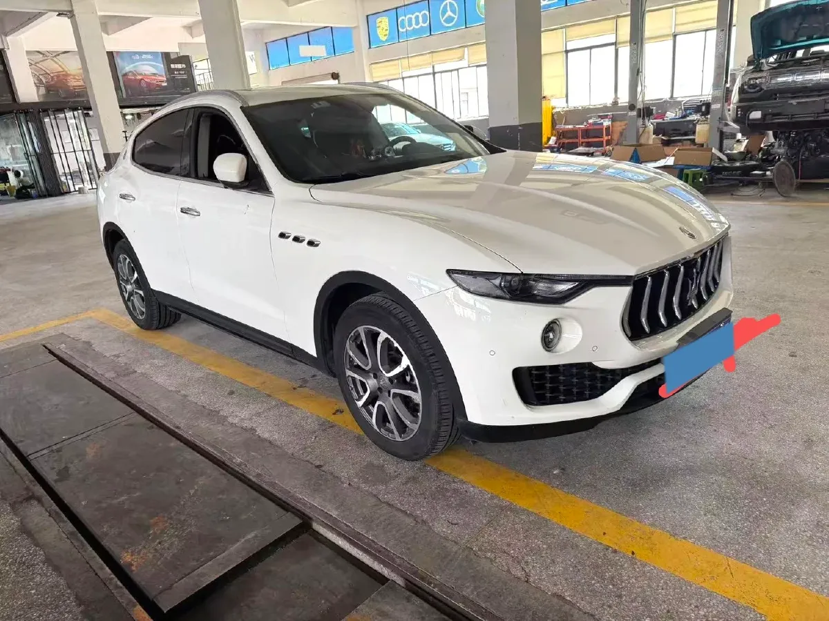 2018 Jaguar XJ 3.0T 340HP V6 8AT,autocango,china used car exporter,china ev exporter,chinese used car exporter,chinese used ev exporter