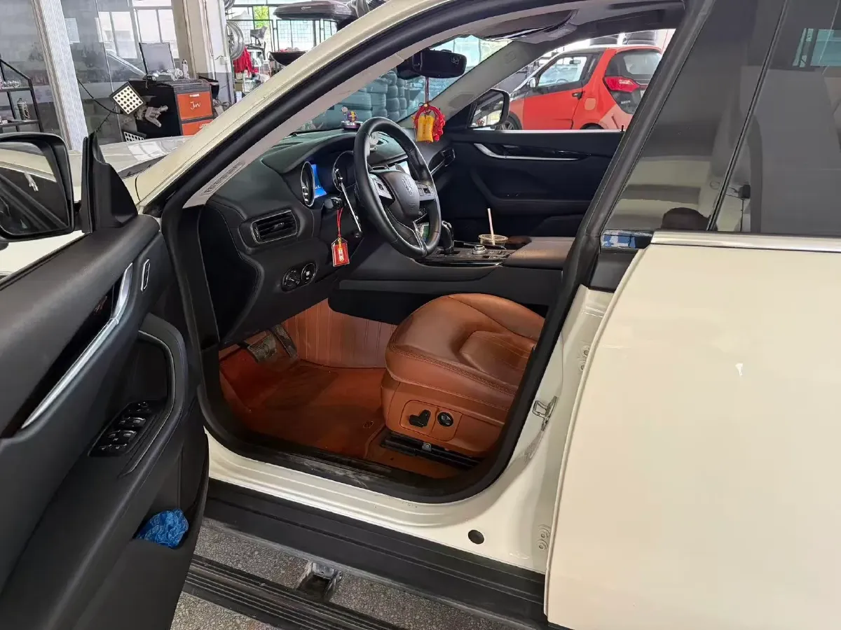 2018 Jaguar XJ 3.0T 340HP V6 8AT,autocango,china used car exporter,china ev exporter,chinese used car exporter,chinese used ev exporter