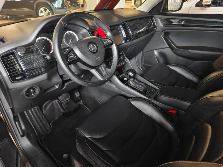 2018 Skoda Kodiak 1.8T 180HP L4 7DCT,autocango,china used car exporter,china ev exporter,chinese used car exporter,chinese used ev exporter
