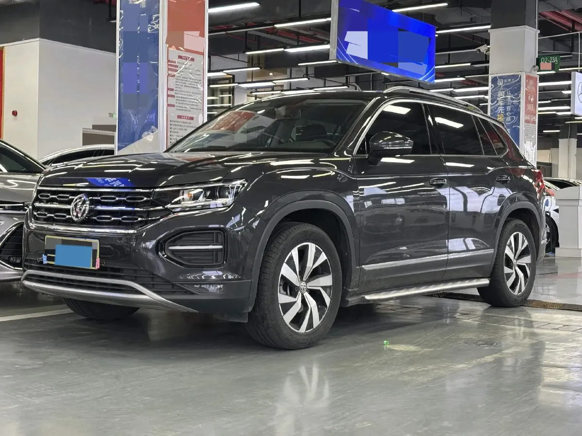 2019 Jeep Cherokee 2.0T 234HP L4 9AT,autocango,china used car exporter,china ev exporter,chinese used car exporter,chinese used ev exporter