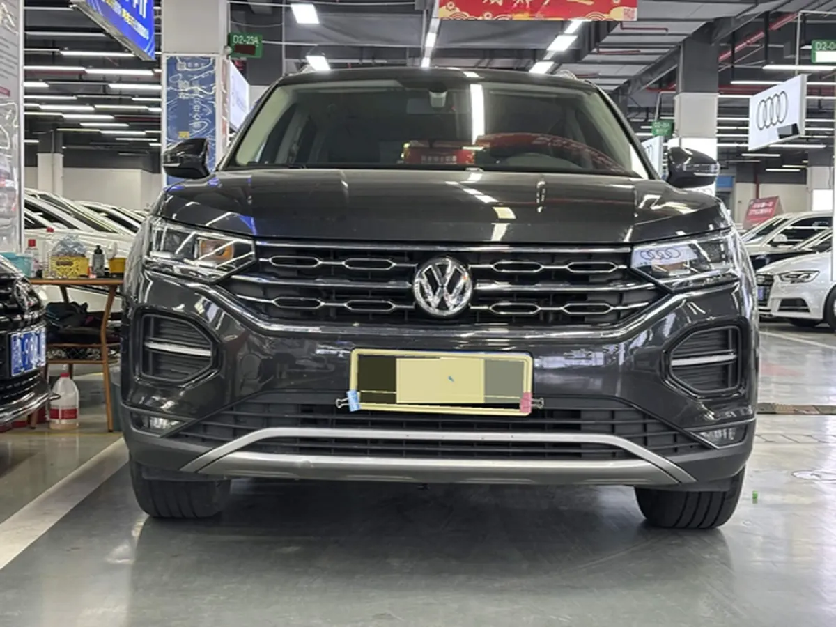 2019 Jeep Cherokee 2.0T 234HP L4 9AT,autocango,china used car exporter,china ev exporter,chinese used car exporter,chinese used ev exporter