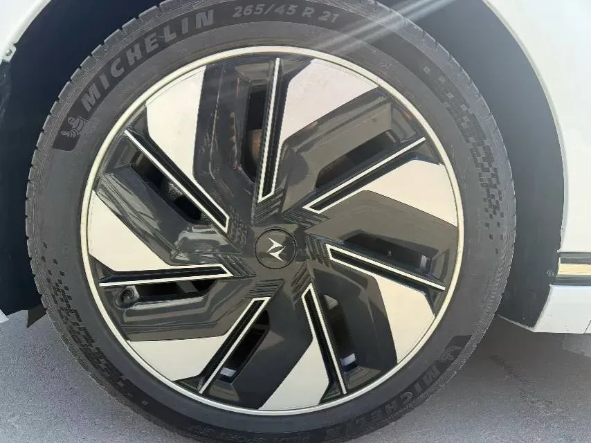2025 DongFeng eπ eπ008 1.5T 147HP L4 REEV 34.32KWH,autocango,china used car exporter,china ev exporter,chinese used car exporter,chinese used ev exporter