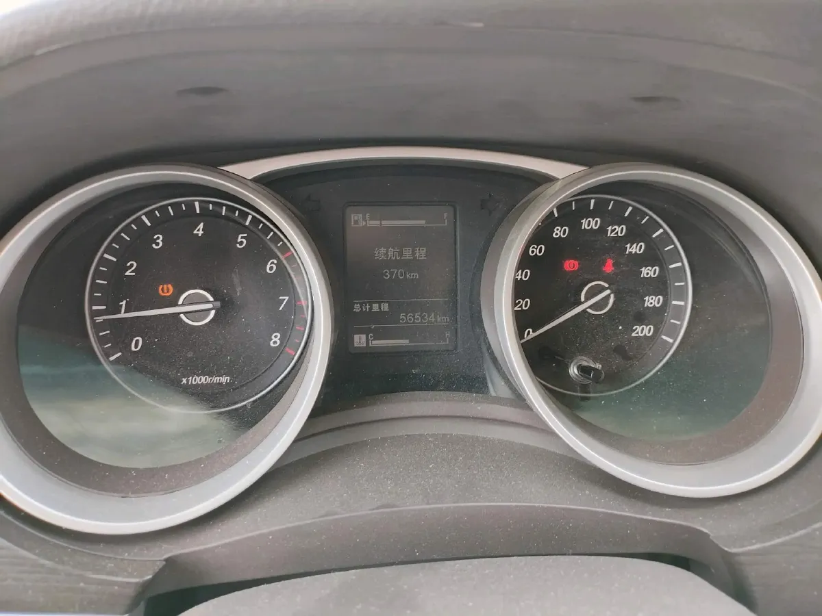 2019 BaoJun 730 1.5L 105HP L4 6MT,autocango,china used car exporter,china ev exporter,chinese used car exporter,chinese used ev exporter