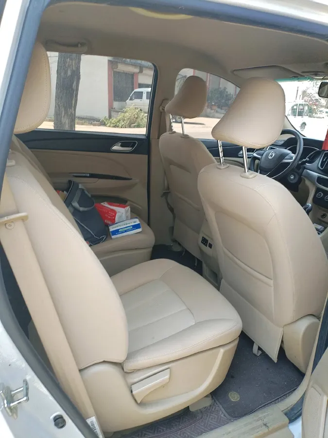 2019 BaoJun 730 1.5L 105HP L4 6MT,autocango,china used car exporter,china ev exporter,chinese used car exporter,chinese used ev exporter