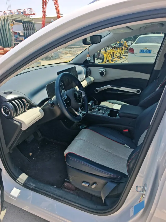 2022 Roewe RX5 MAX 1.5T 181HP L4 6AT,autocango,china used car exporter,china ev exporter,chinese used car exporter,chinese used ev exporter