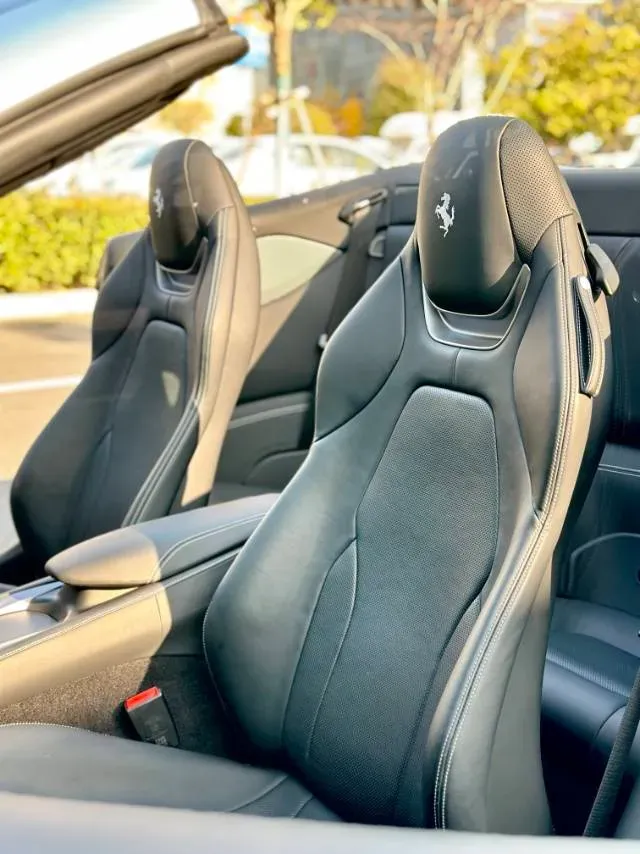 2021 Ferrari Portofino 3.9T 620HP V8 8DCT,autocango,china used car exporter,china ev exporter,chinese used car exporter,chinese used ev exporter