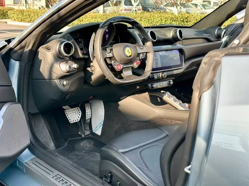 2021 Ferrari Portofino 3.9T 620HP V8 8DCT,autocango,china used car exporter,china ev exporter,chinese used car exporter,chinese used ev exporter