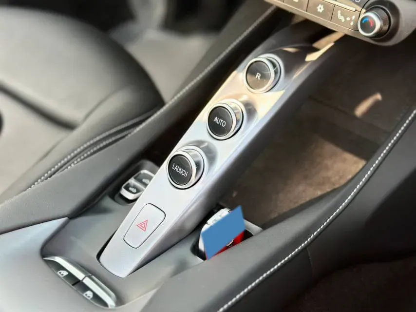 2021 Ferrari Portofino 3.9T 620HP V8 8DCT,autocango,china used car exporter,china ev exporter,chinese used car exporter,chinese used ev exporter