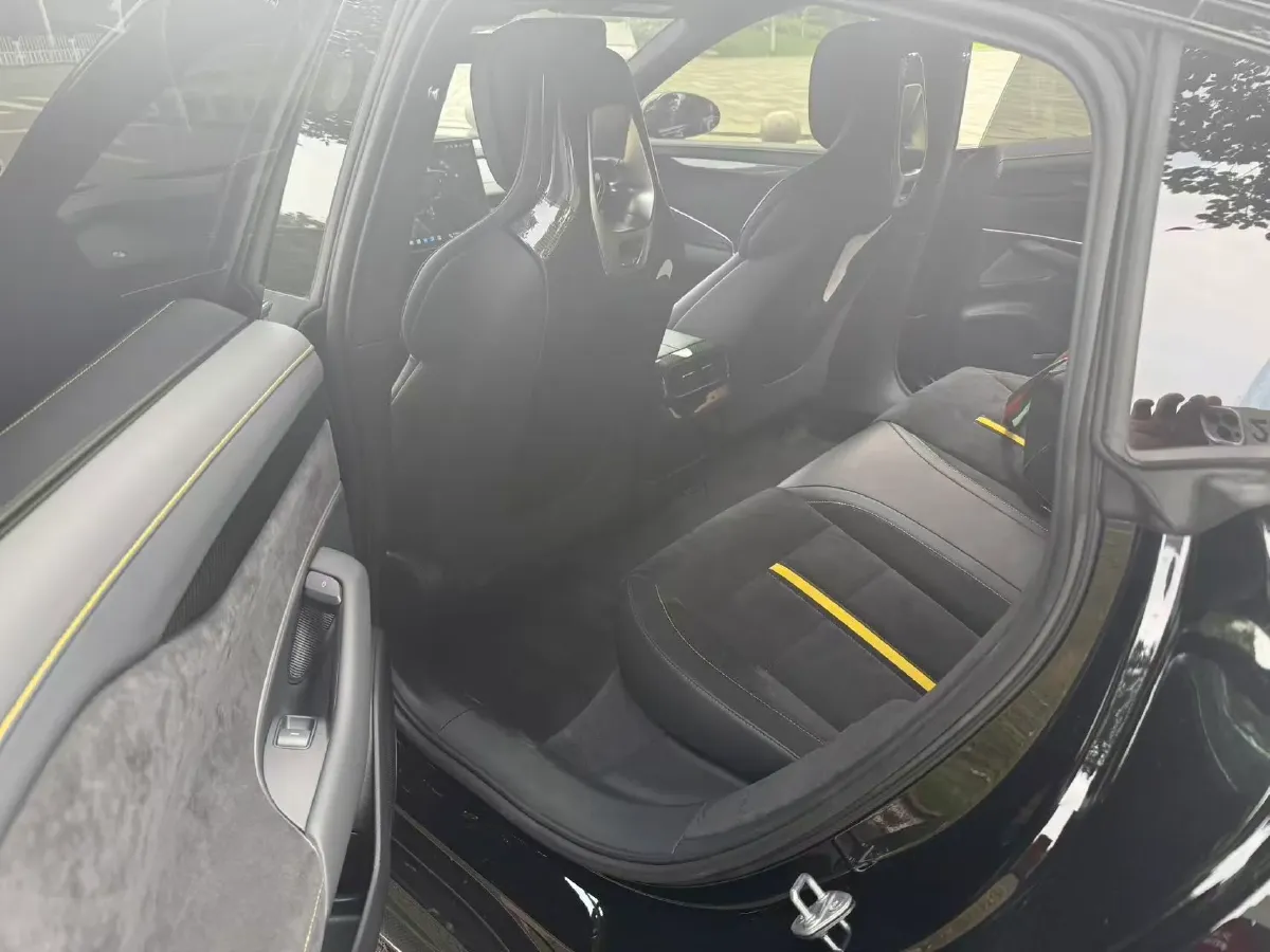 2025 MI SU7 Ultra BEV 93.7KWH,autocango,china used car exporter,china ev exporter,chinese used car exporter,chinese used ev exporter
