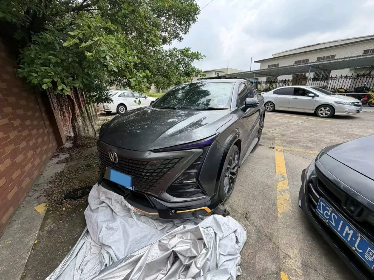 2022 ChangAn UNI-T 1.5T 188HP L4 7DCT,autocango,china used car exporter,china ev exporter,chinese used car exporter,chinese used ev exporter