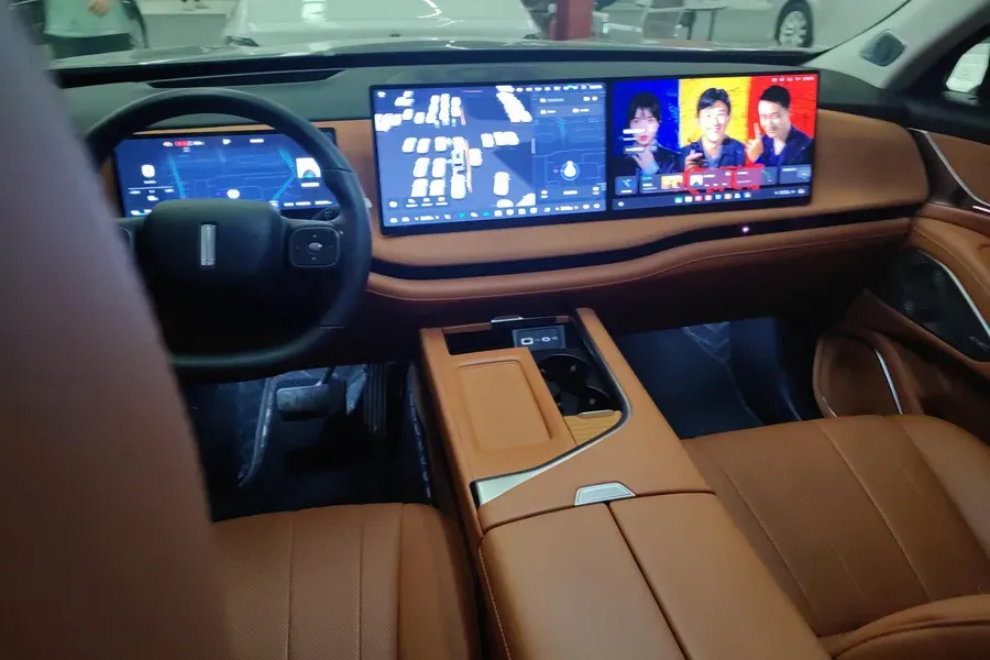 2025 WEY BlueMountain 1.5T 170HP L4 4DHT PHEV 52.3KWH,autocango,china used car exporter,china ev exporter,chinese used car exporter,chinese used ev exporter