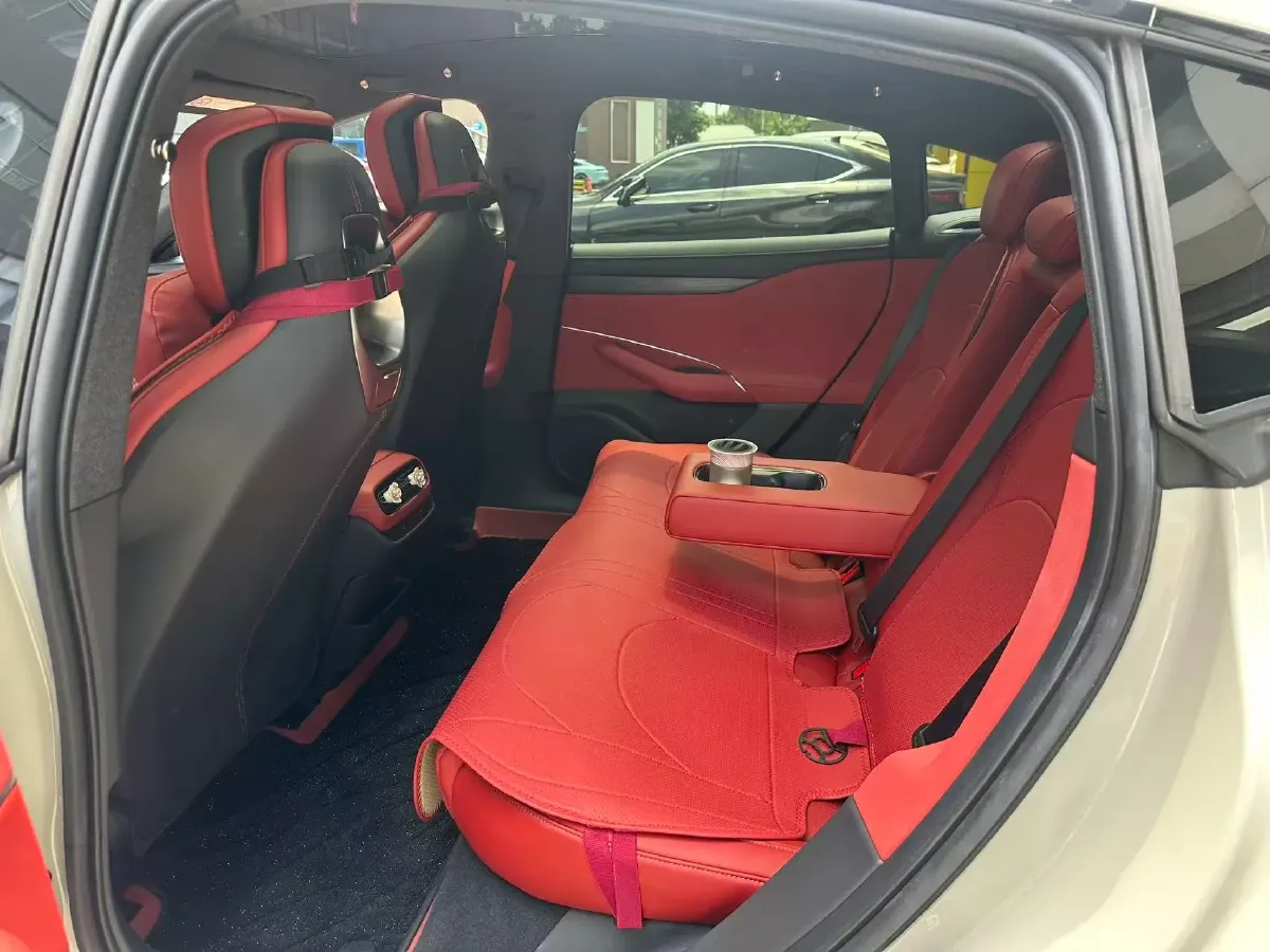 2024 MI SU7 BEV 73.6KWH,autocango,china used car exporter,china ev exporter,chinese used car exporter,chinese used ev exporter