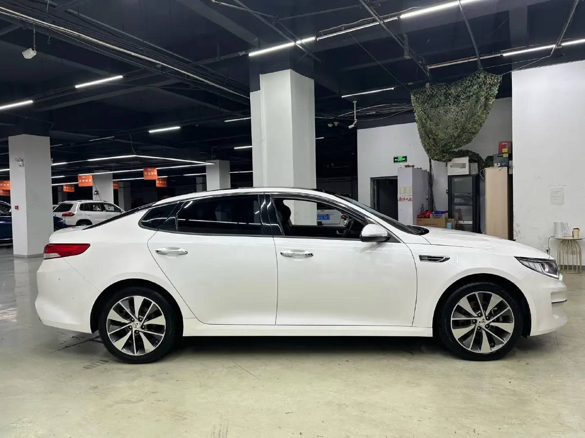 2017 Kia K5 2.0L 161HP L4 6AT,autocango,china used car exporter,china ev exporter,chinese used car exporter,chinese used ev exporter