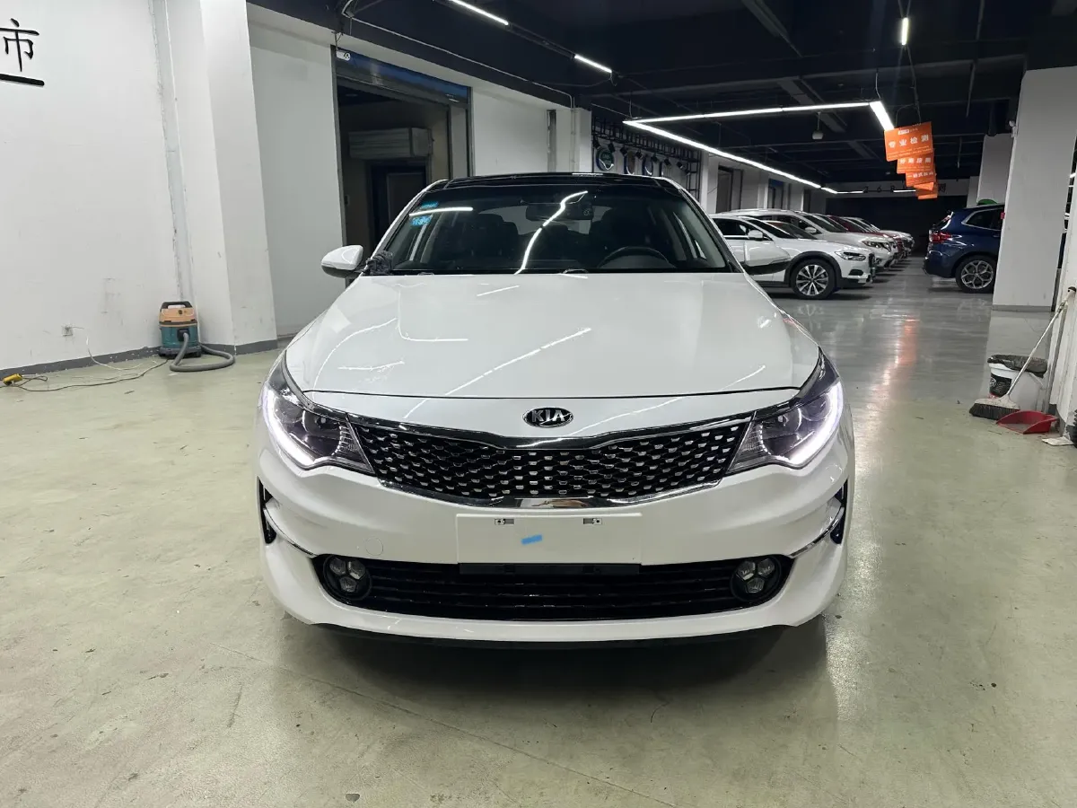 2017 Kia K5 2.0L 161HP L4 6AT,autocango,china used car exporter,china ev exporter,chinese used car exporter,chinese used ev exporter