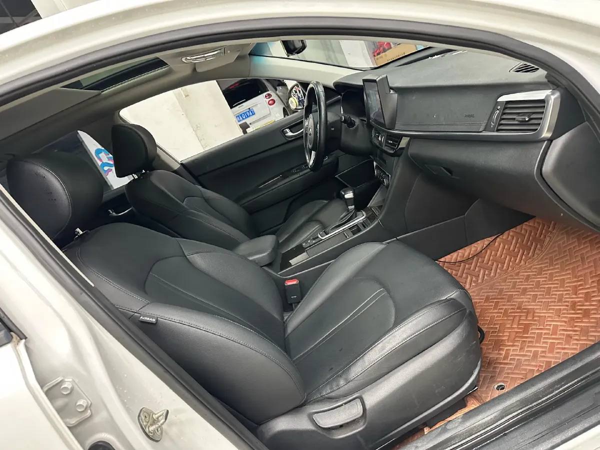 2017 Kia K5 2.0L 161HP L4 6AT,autocango,china used car exporter,china ev exporter,chinese used car exporter,chinese used ev exporter