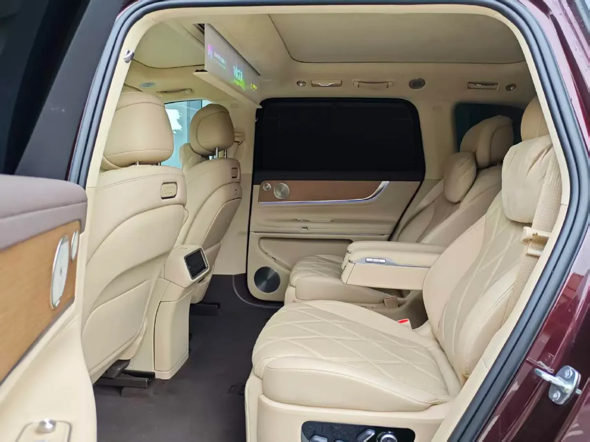 2025 AITO AITO M9 REEV 160HP REEV 52KWH,autocango,china used car exporter,china ev exporter,chinese used car exporter,chinese used ev exporter