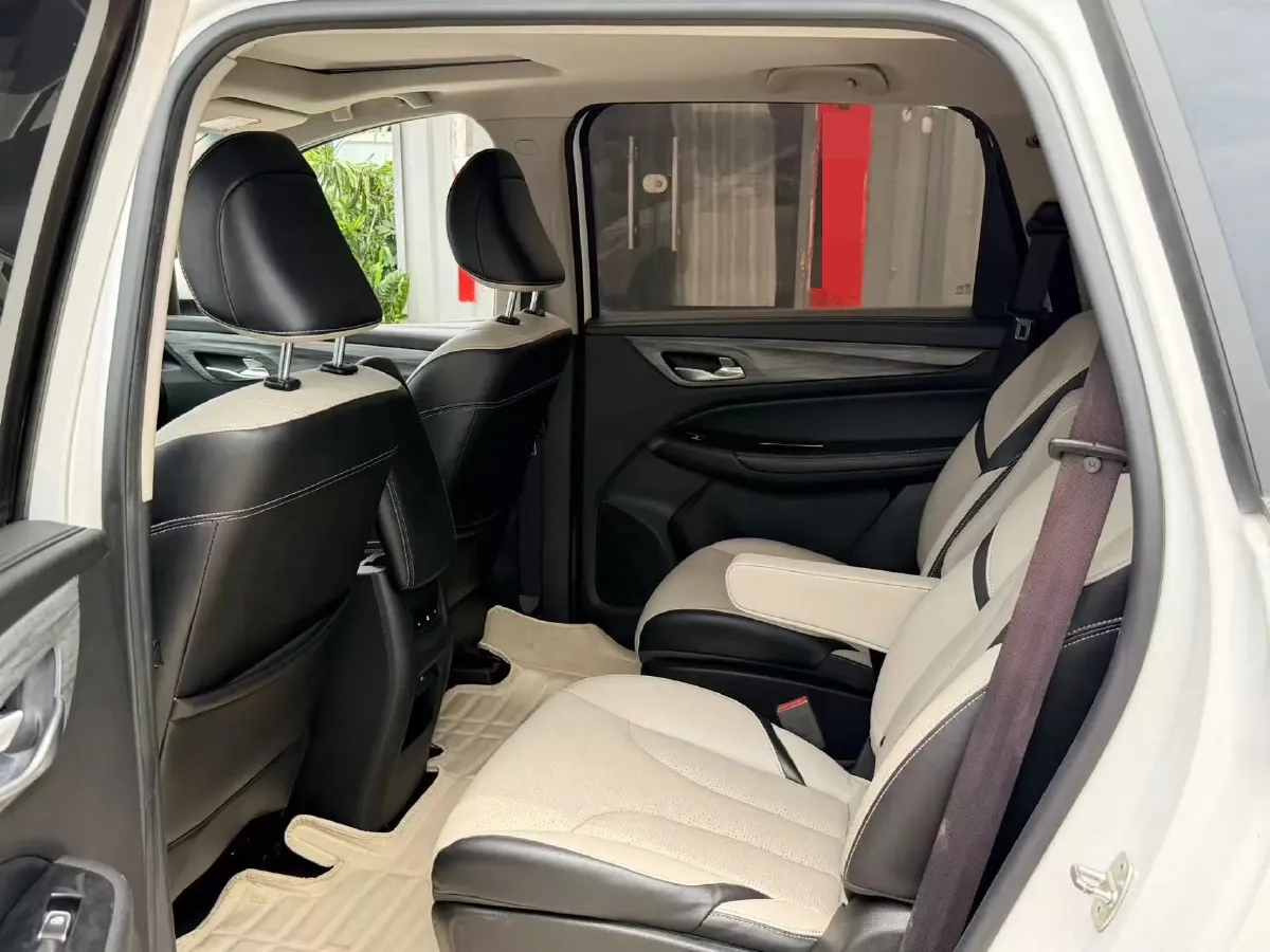 2017 BaoJun 730 1.5T 150HP L4 6MT,autocango,china used car exporter,china ev exporter,chinese used car exporter,chinese used ev exporter
