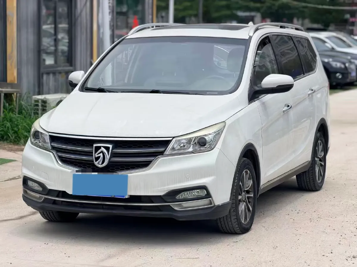 2017 BaoJun 730 1.5T 150HP L4 6MT,autocango,china used car exporter,china ev exporter,chinese used car exporter,chinese used ev exporter