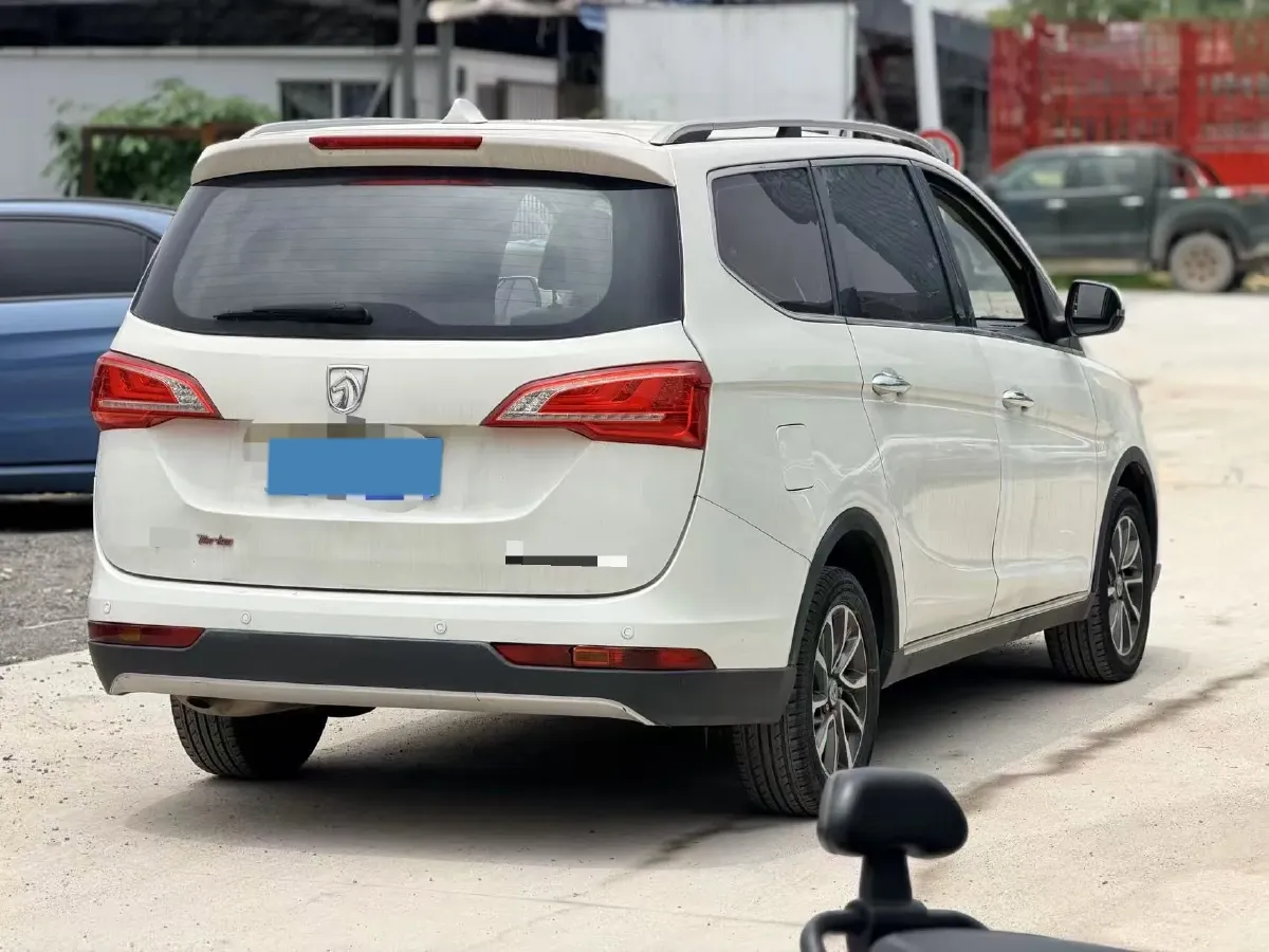 2017 BaoJun 730 1.5T 150HP L4 6MT,autocango,china used car exporter,china ev exporter,chinese used car exporter,chinese used ev exporter
